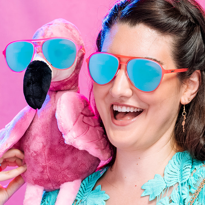 Carl ist mein Co-Pilot | rosa Fliegerbrille mit blauen Gläsern | goodr MACH G sunglasses