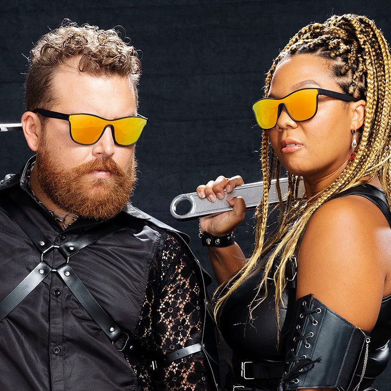 From Zero to Blitzed |schwarze Sonnenbrille im futuristischen Stil mit bernsteinfarbenen Gläsern | goodr sunglasses