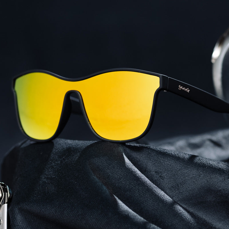 From Zero to Blitzed |schwarze Sonnenbrille im futuristischen Stil mit bernsteinfarbenen Gläsern | goodr sunglasses